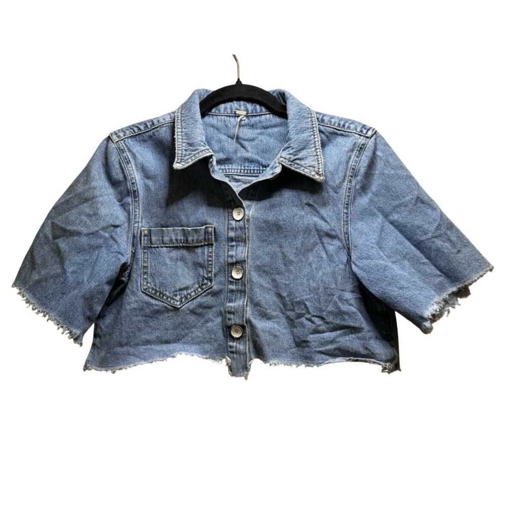 Free People Cropped Denim Shirt Light Wash Raw Hem Distressed Short Sleeve Sz 4